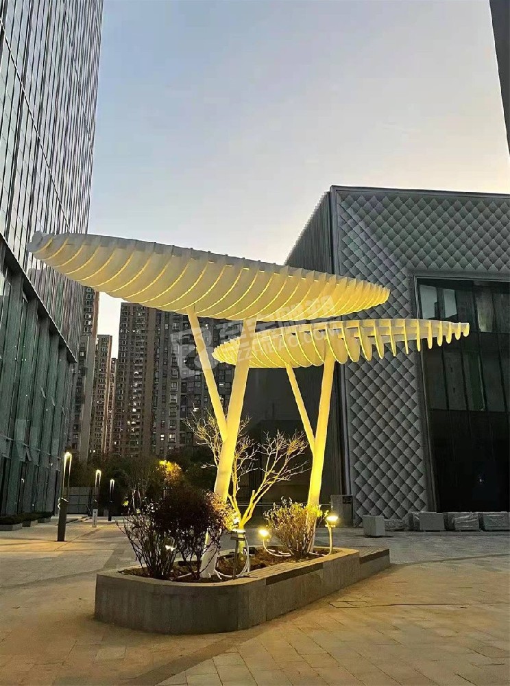 武漢北辰地產(chǎn)光谷里鯨奇架構(gòu)不銹鋼雕塑裝置項目