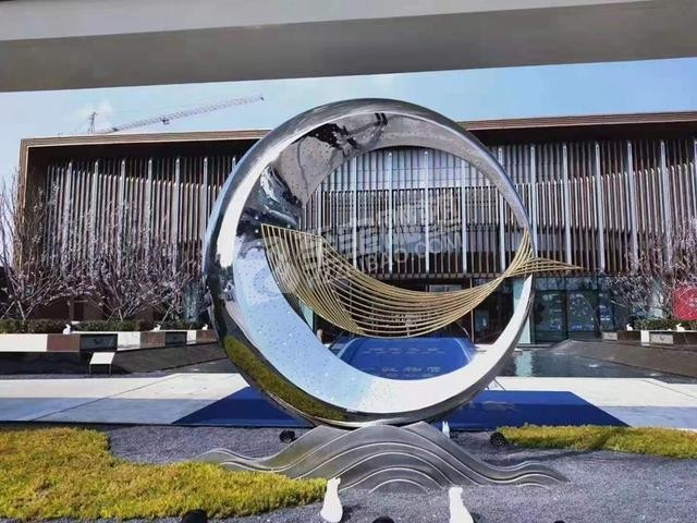 不銹鋼雕塑會(huì)有哪些常見的損傷？